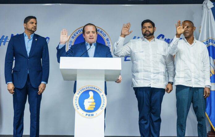 PRM juramenta al diputado Eddy Montás luego de renunciar del PLD