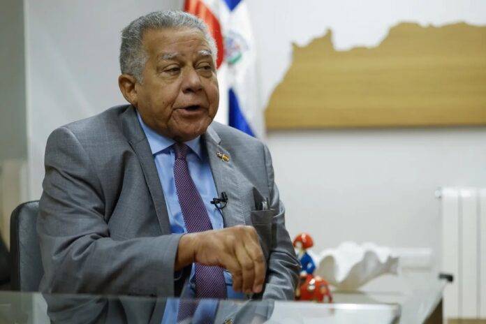 Juan Bolívar Díaz pide no seguir “discurso y políticas promuevan el odio contra Haití”