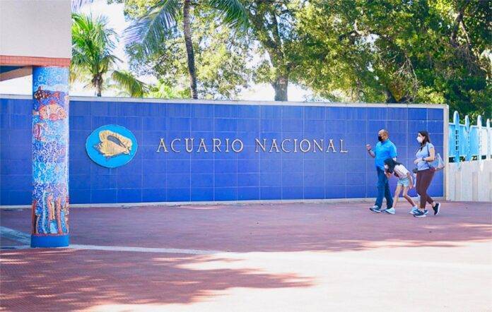 Gobierno suspende a directora del Acuario Nacional; pide iniciar investigaciones tras denuncias