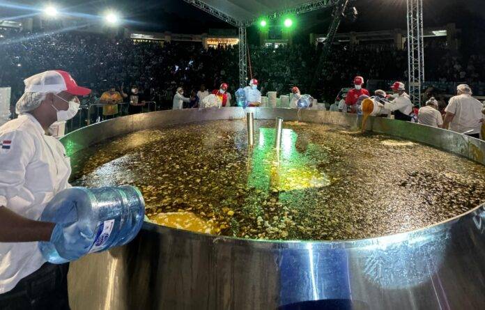 RD no alcanza el Récord Guinness del sancocho más grande del mundo; faltaron 2300 libras