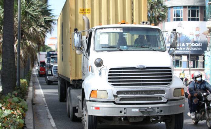 Intrant restringe tránsito de vehículos pesados a partir de este sábado