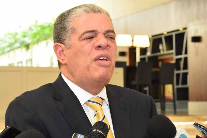 Amarante Baret dice comunicado del PRM refleja que Abinader va en picada ante Rescate RD