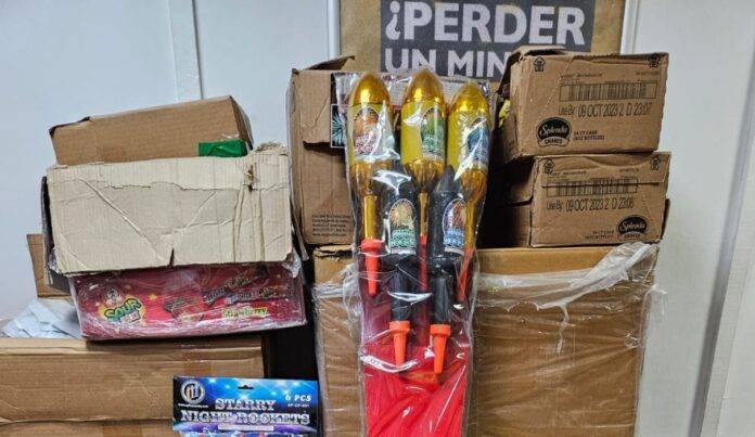 Interior y Policía desmantela red de distribución ilegal de fuegos artificiales en Santiago