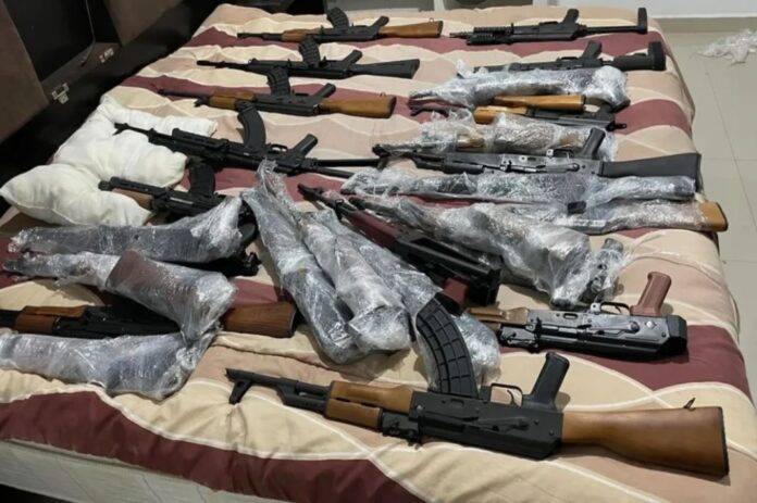 Ocupan en Haití armas, municiones y chalecos antibalas durante operativo en Cabo Haitiano