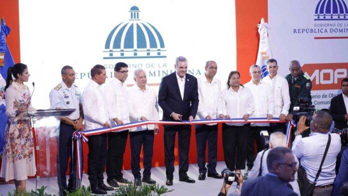 Gobierno inaugura ampliación de la autopista de San Isidro por RD$2,454 millones