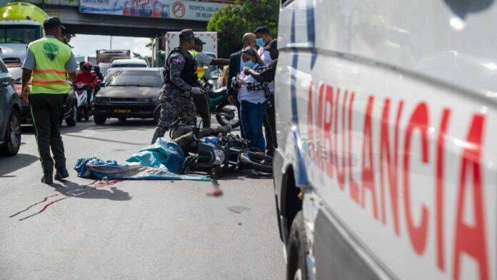 Primer teniente del Ejército muere arrollado por camión de basura en la avenida Jacobo Majluta