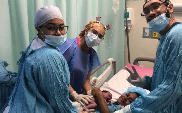 Primer bebe nacido en 2024 se llamará Emma, fue alumbrado en Maternidad la Altagracia