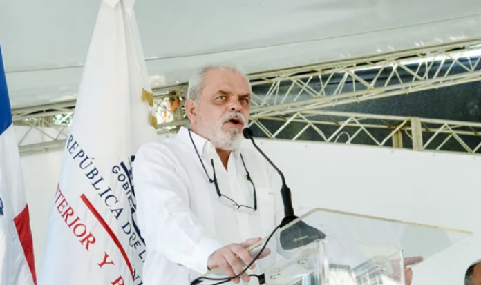 El español Pepe Vila no seguirá como comisionado de la reforma policial