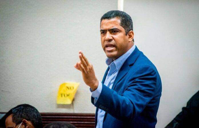 Luis Dicent: “Me han hecho sentir como un parásito”