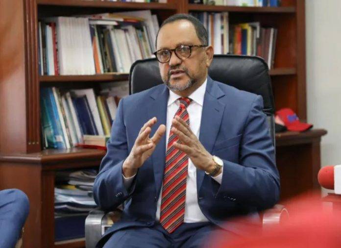 Antoliano Peralta aclara información sobre Ley 1-24