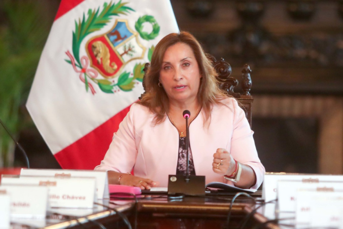 Allanan vivienda de la presidente peruana Dina Boluarte por caso de enriquecimiento