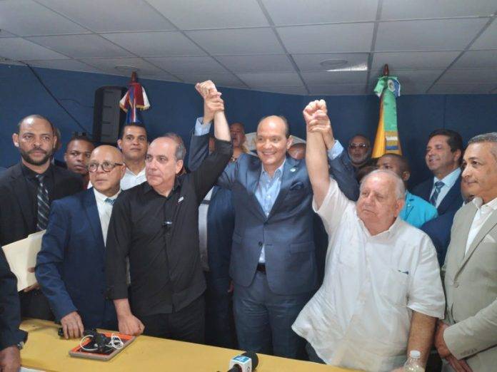 Ramfis Trujillo presenta a Roque Espaillat y José Ernesto Fadul como binomio presidencial