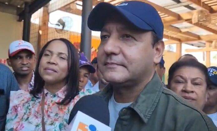 Abel Martínez visita Dajabón y afirma PRM dejó que le roben un rio al país
