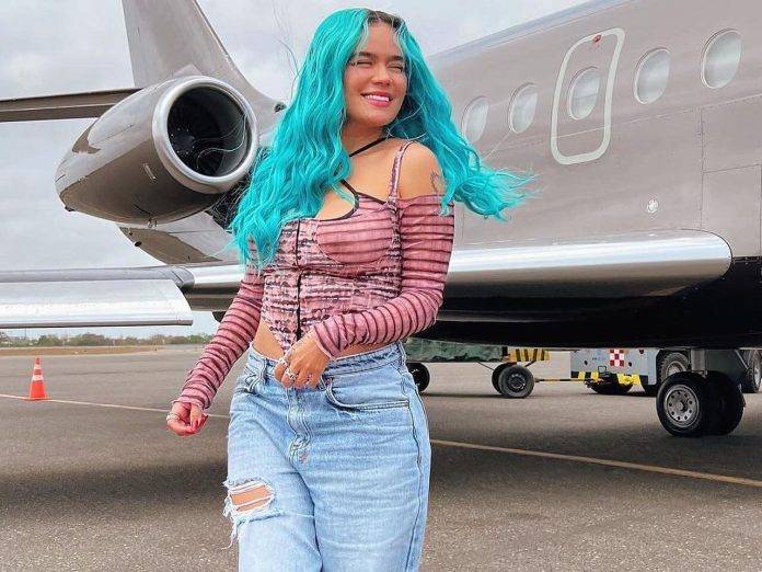 Avión que aterrizó de emergencia con Karol G a bordo es de la compañía dominicana Helidosa