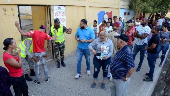 En mayo no se permitirá usar cámaras ni celulares dentro de colegios electorales
