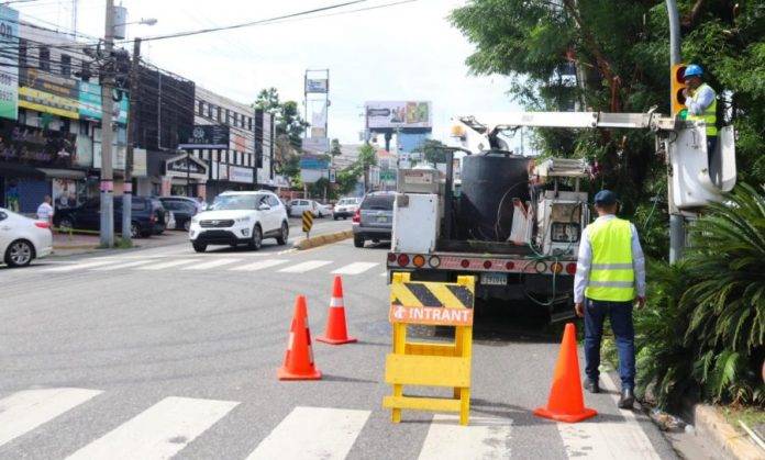 Realizan “auditoría especial” a cuestionado contrato sobre semáforos que inició el Intrant