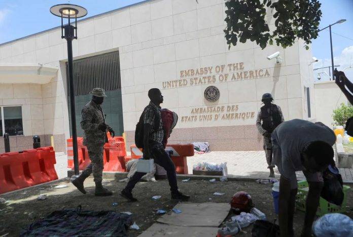 Estados Unidos desplegó Marines especializados hacia Puerto Príncipe