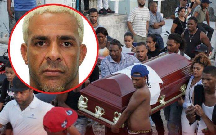 «Cuídame a Kiko allá en el cielo»: Con oración sepultan a Kiko La Quema