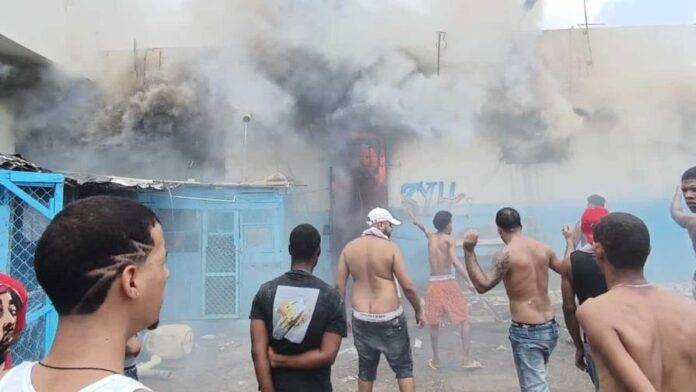 Suben a tres los muertos por incendio en cárcel La Victoria