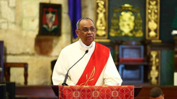 En Sermón de las Siete Palabras preguntan a Abinader y funcionarios si han cumplido su misión