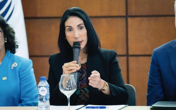 Raquel Arbaje dice sobre afectados en Salcedo que si hay que trasladarlos fuera del país se hará