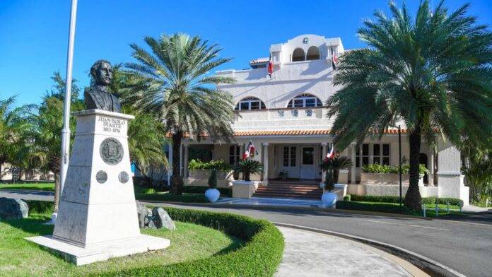 RD, Costa Rica y Panamá rechazan incursión de Ecuador en embajada de México para apresar a Jorge Glas