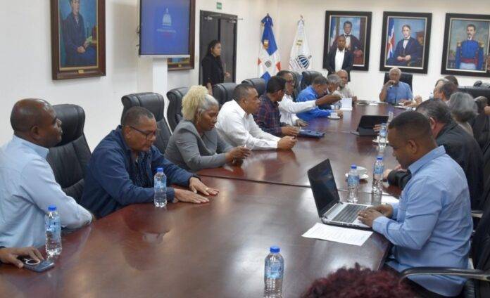 Tras el incremento salarial del 10%, la ADP asegura cumplimiento del calendario escolar