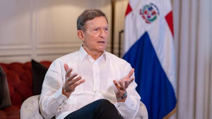 Canciller dice de 200 mil estudiantes extranjeros hay 140 mil haitianos en las escuelas