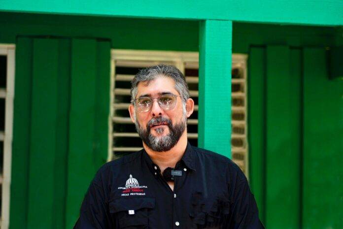 El Vice Ministro de Medio Ambiente, Federico Franco, Viola el Cese de Campaña Establecido por la JCE