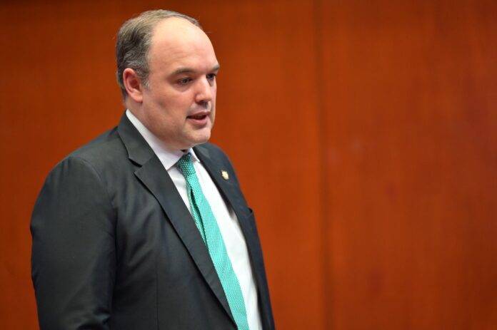 El senador José Del Castillo Saviñón se retira del Comité Político del PLD