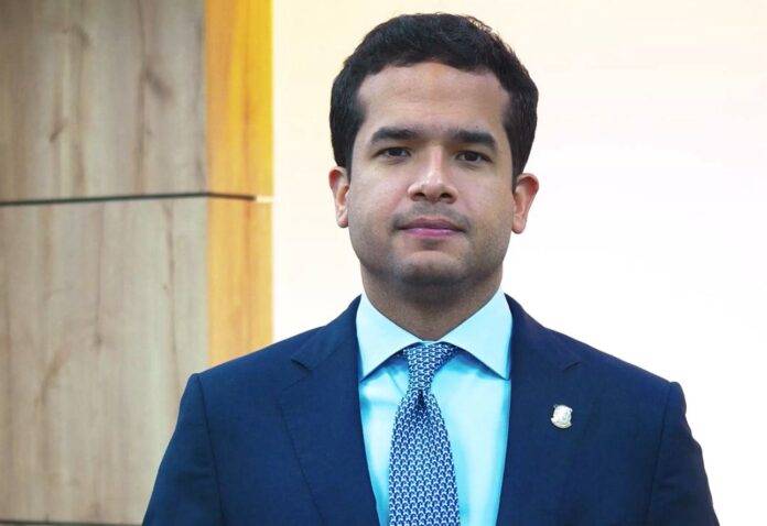 Líderes evangélicos invitan a votar por Omar Fernández como senador DN