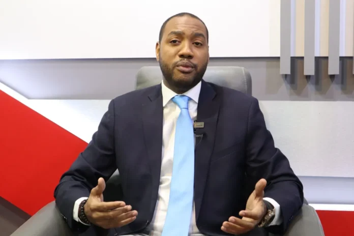 Fuerza del Pueblo denuncia irregularidades: Publicidad cercana a colegios electorales y compra de votos