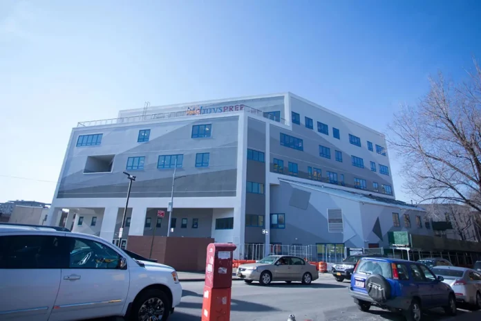 Repercusiones Electorales en Nueva York: Retraso en el Proceso de Votación en Boys Prep Bronx Elementary School