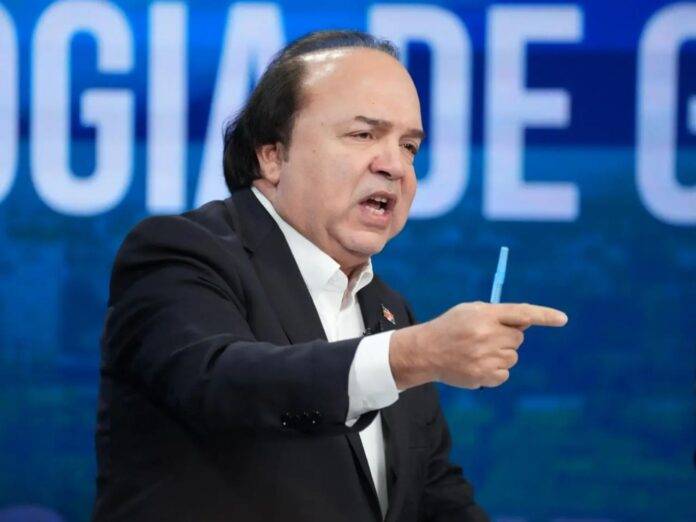 Vinicio Castillo propone se incluya voto obligatorio en próxima reforma