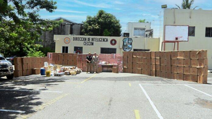 Cesfront entrega a Ceccom 1,500,000 unidades de cigarrillos y otras mercancías que serían introducidas al país de manera irregular