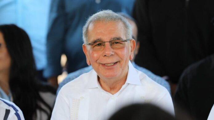 Danilo Medina prometió solo un período en la Presidencia del PLD; Más de 700 firmas del CC respaldan su continuidad