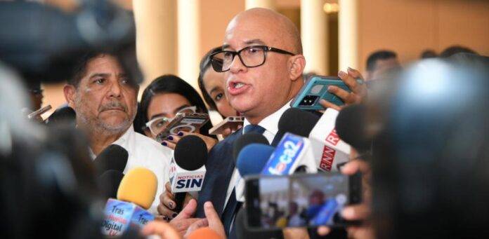 Gobierno Dominicano Atribuye a “Tema Burocrático” la Designación de Asesores en Instituciones Públicas