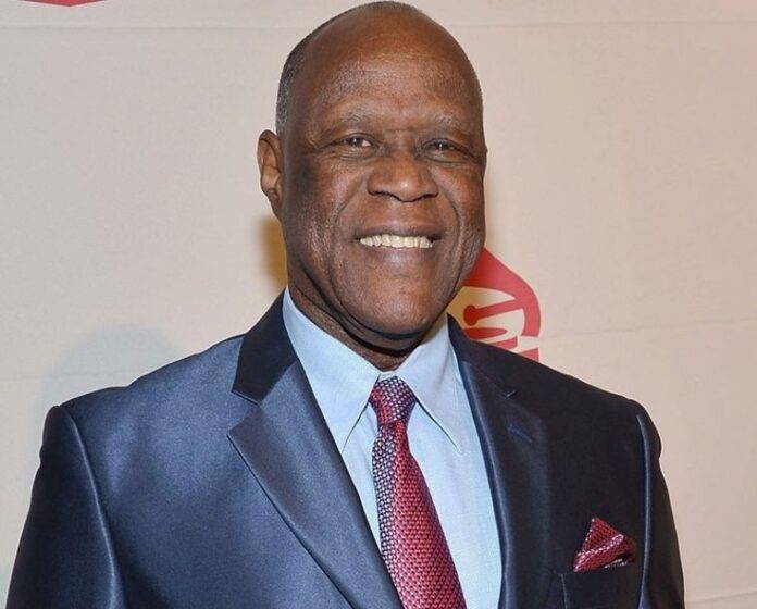 Jandy Ventura denuncia tumba de Johnny Ventura está siendo vandalizada