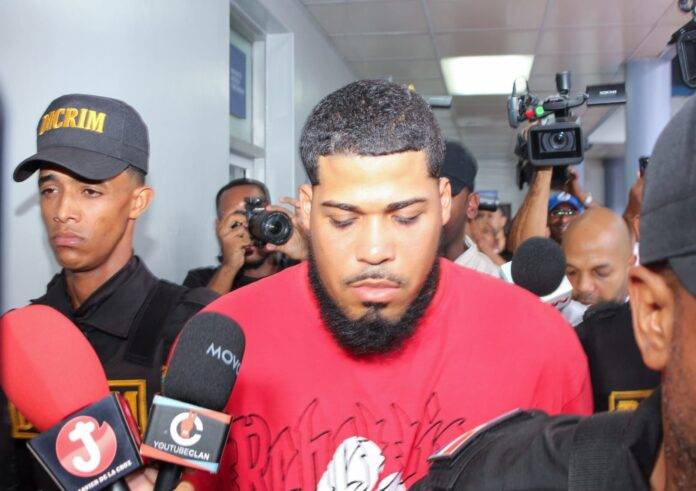 Llegada de Eddy Emmanuel Segura Arias, implicado en el asalto al Banco Popular, al Palacio de la Policía Nacional