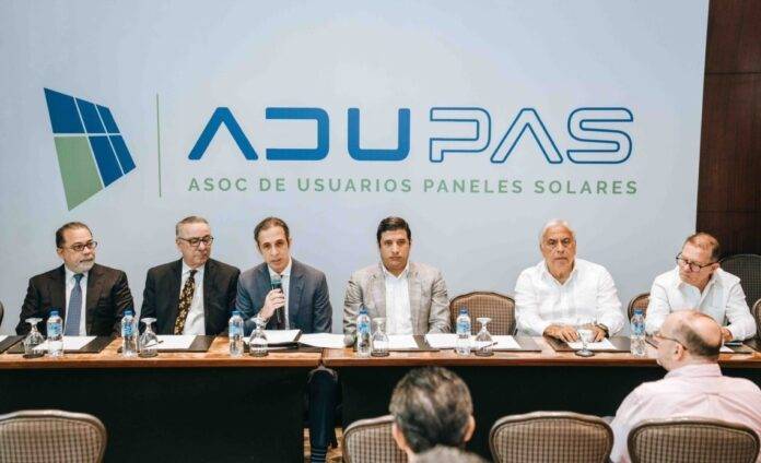 Anuncian la creación de la Asociación de Usuarios de Paneles Solares de RD