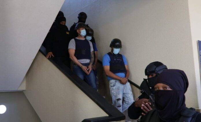 Dictan tres meses de prisión preventiva contra dos de los tres imputados por asalto a entidad financiera