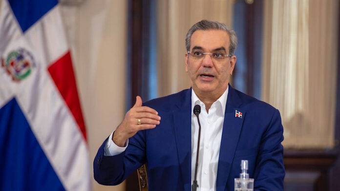 Presidente Abinader declara de alta prioridad nacional el desarrollo de semiconductores (microchips)