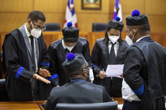 Acusados en caso Calamar acuerdan devolver más de RD$ 1,350 millones al Estado