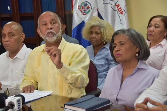 ADP triunfa en la demanda para proteger los derechos de maestros y estudiantes