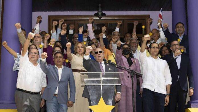 «El 99% de los peledeístas no le debe nada a la justicia», afirma Charlie Mariotti.