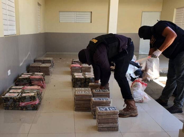 Incautan 268 paquetes de cocaína en Pedernales