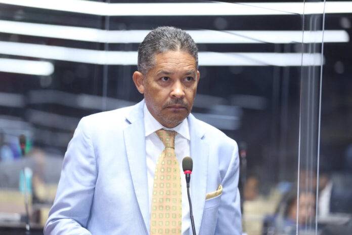 Diputados excluyen a Eugenio Cedeño de la comisión que estudia el Código Penal