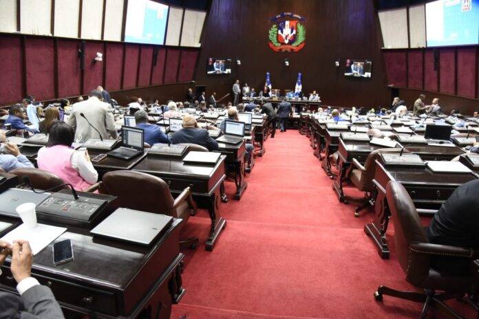 Diputados aprueban en primera lectura Código Penal