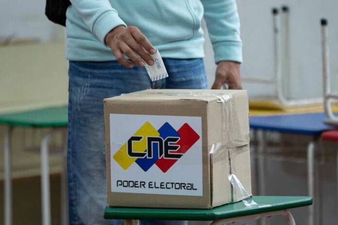 Comienzan a abrir los centros electorales en Venezuela para las presidenciales