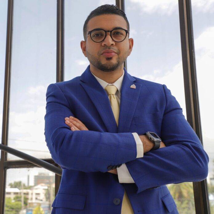 Carlos Valdez es nombrado Ministro de la Juventud